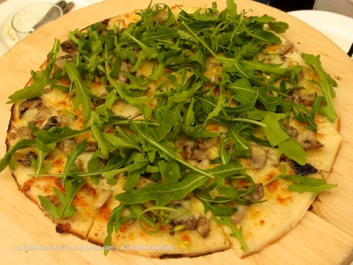 Seasonal Wild Mushroom Pizza - fatmanthinwallet.wordpress.com